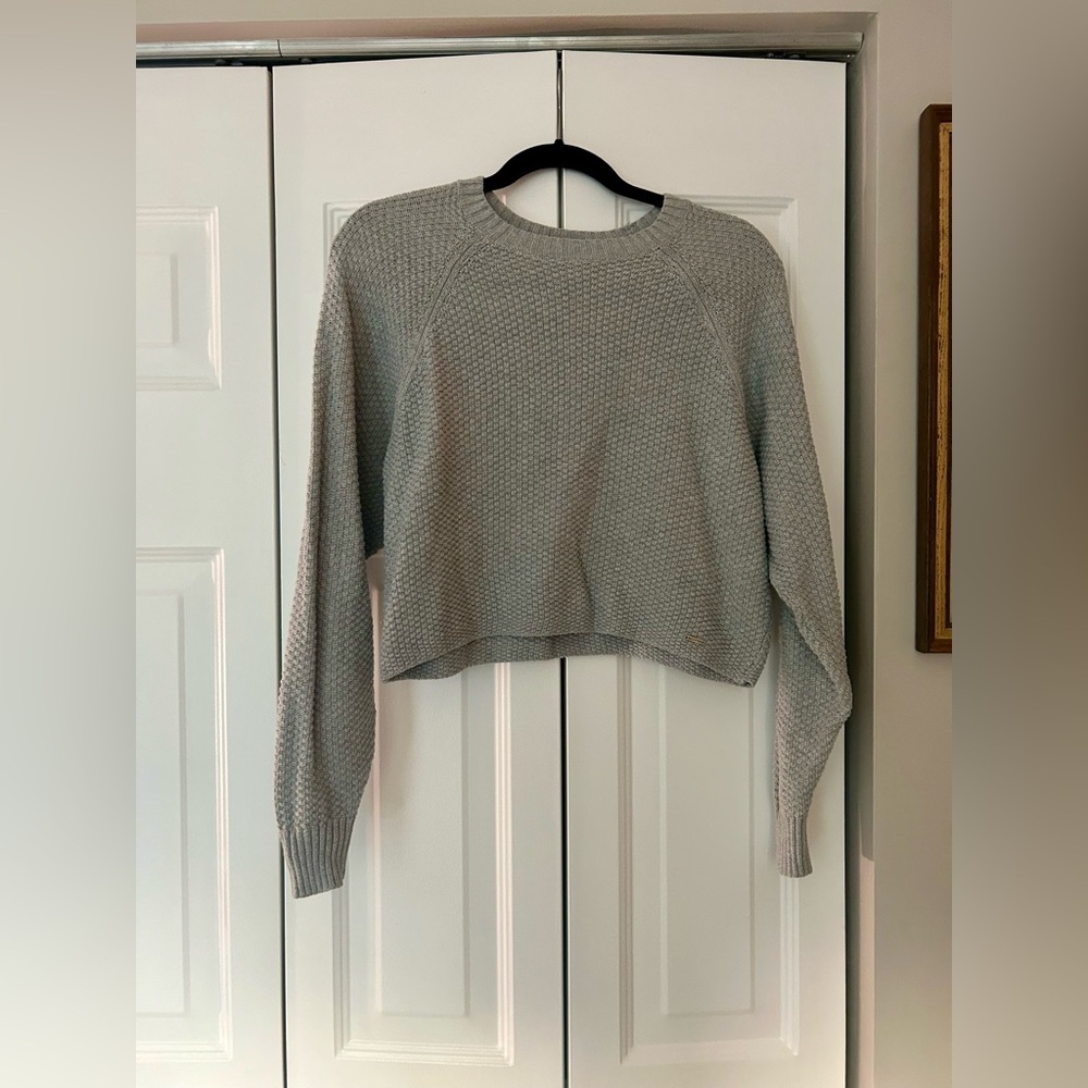 Hollister Women’s XS Preppy Sleek Minimalist Textured Grey Cotton Blend Sweater